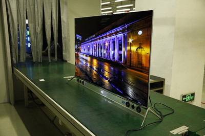 工廠實錄 探訪創維全球首家量產4K OLED電視生產線